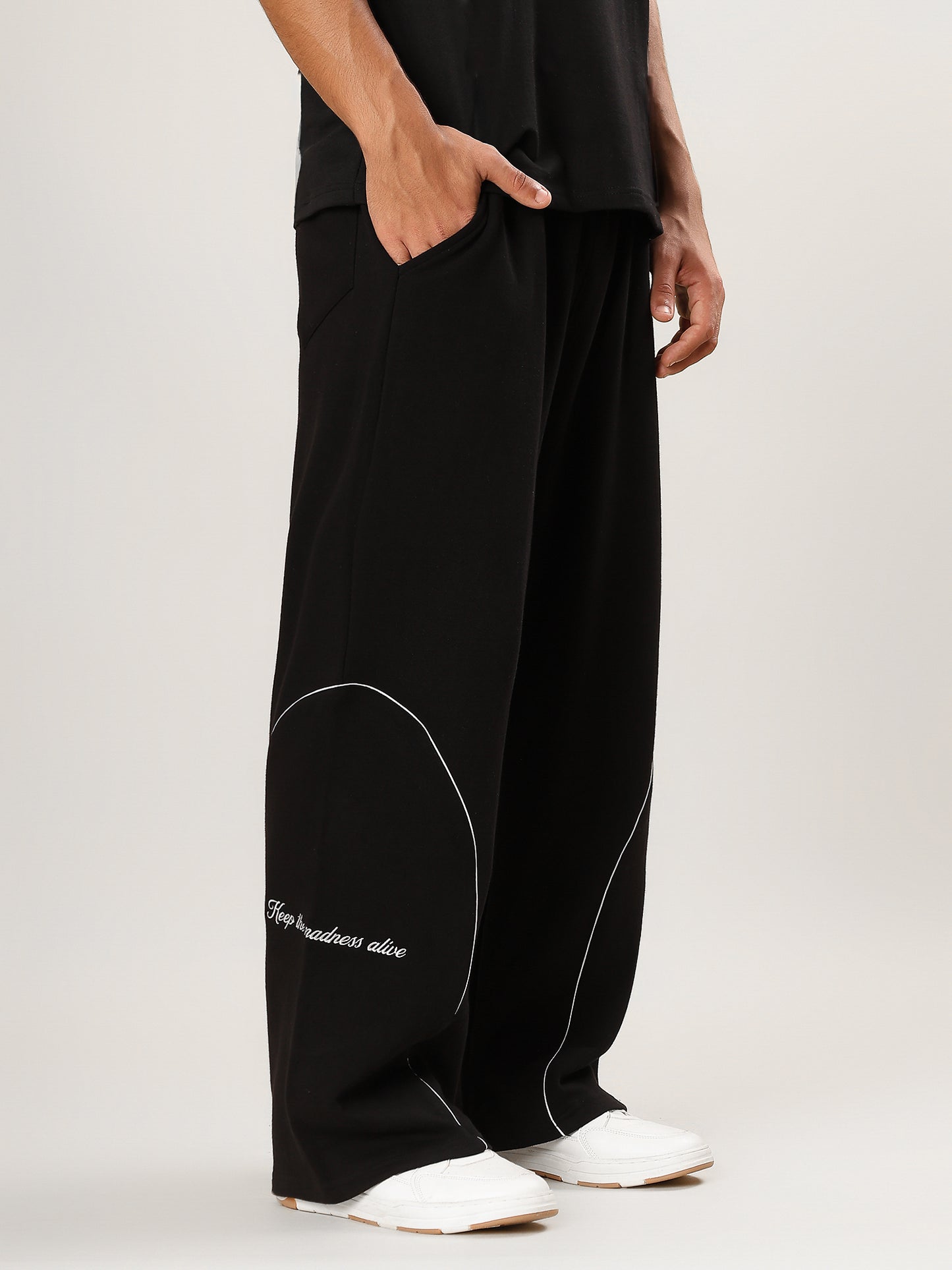 BLACK CORELINE JOGGER